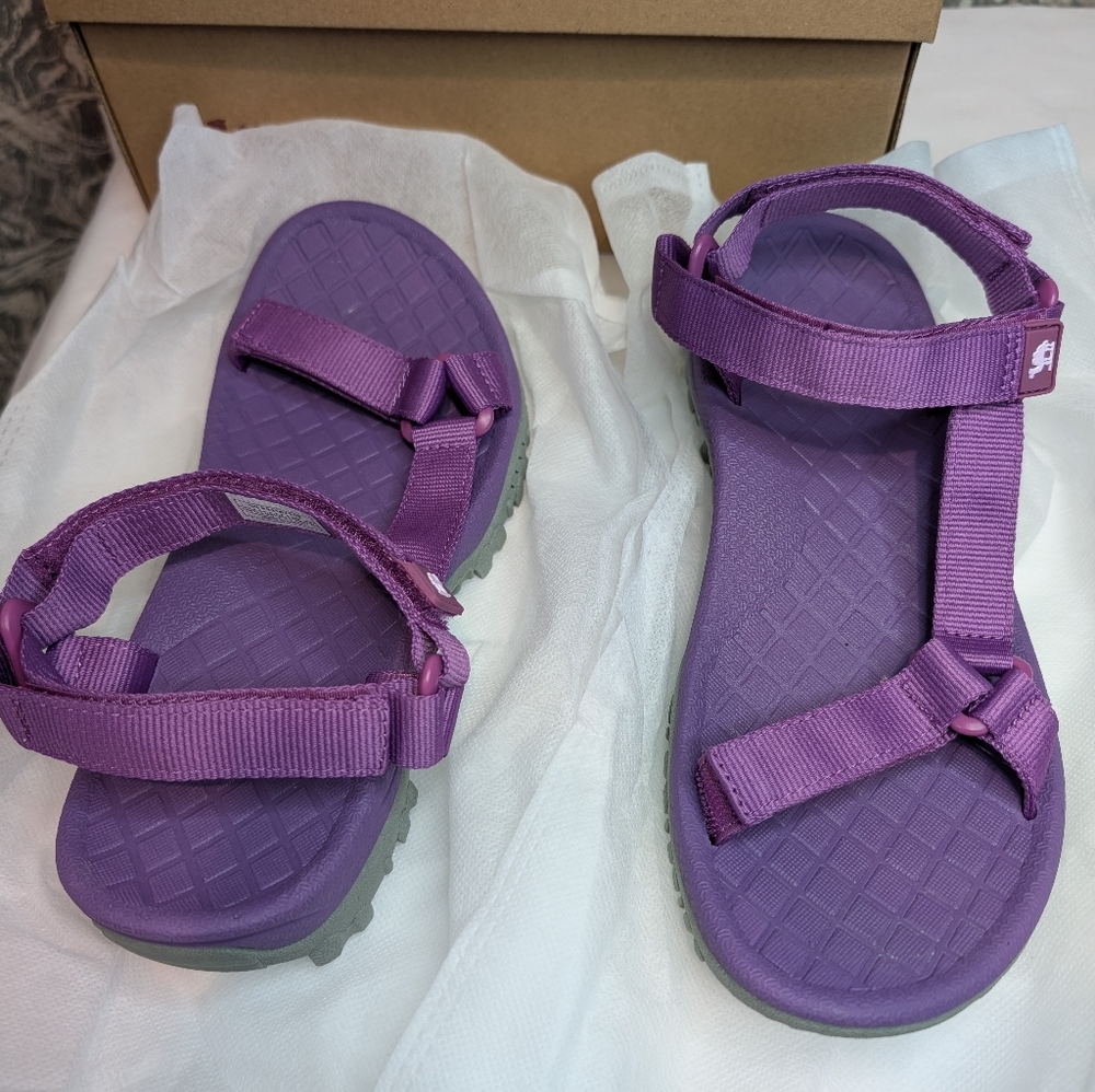 NEW Camel Crown Athletic Sandals Women Size 7